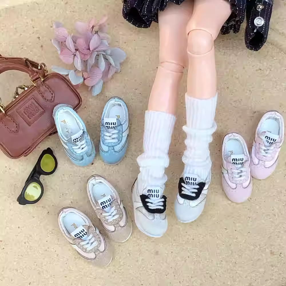 Blythe doll shoes, sizes: Blythe, Azone, Momoko, FR, ST, ob24/22. Miu Miu-inspired athletic sneakers — vibrant, cute, and versatile design.