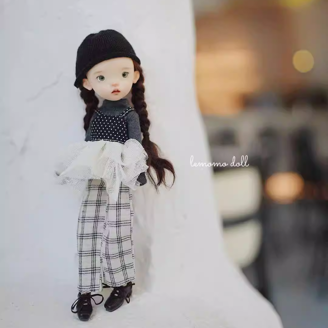 Blythe doll clothing, sizes: ob22/24, Azone.   Lace-trimmed camisole set — cute, commuter-friendly, casual, and artistic style by @lemomodoll.