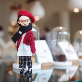 Blythe doll clothing, sizes: ob22/24, Azone, Landoudou.Hand-knitted red sweater.