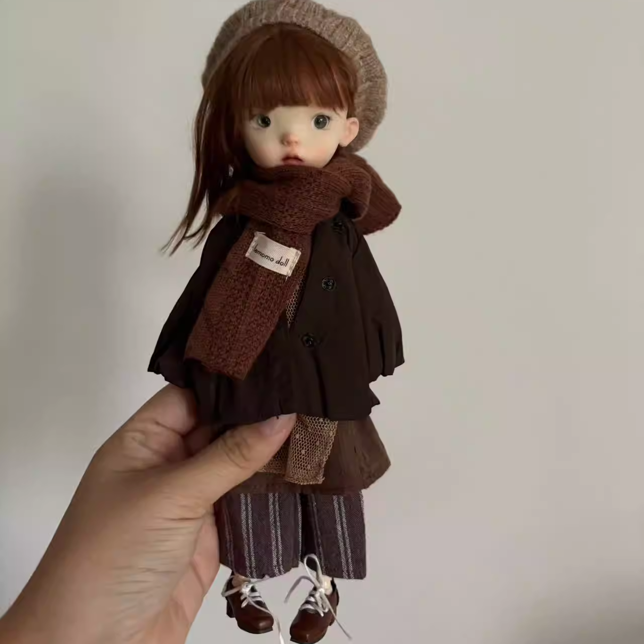 Blythe doll clothing, sizes: ob22/24, Azone, Landoudou.   Set includes 3 items: Forest-style lace apron dress set by @lemomodoll — layered skirt with delicate botanical embroidery.