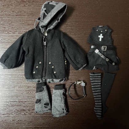 Azone doll clothing, Size: azone, ob22/24. Dark Gothic-style hooded coat set with cross-decorated leg warmer socks, crafted through the exquisite handwoven artistry of a Chinese master. @cbzrp