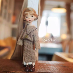 Blythe doll clothing, sizes: ob22/24, Azone, Landoudou.Hand-knitted sweater and pencil skirt set.