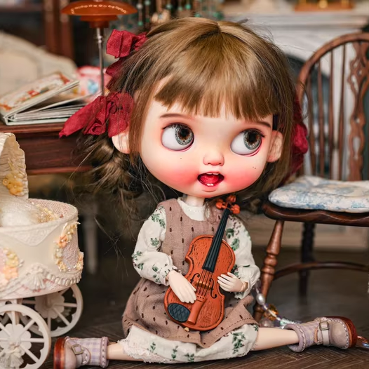 Blythe doll clothing, sizes: ob22/24, Azone, Landoudou.Vintage floral set — beige floral dress with brown polka dot apron.