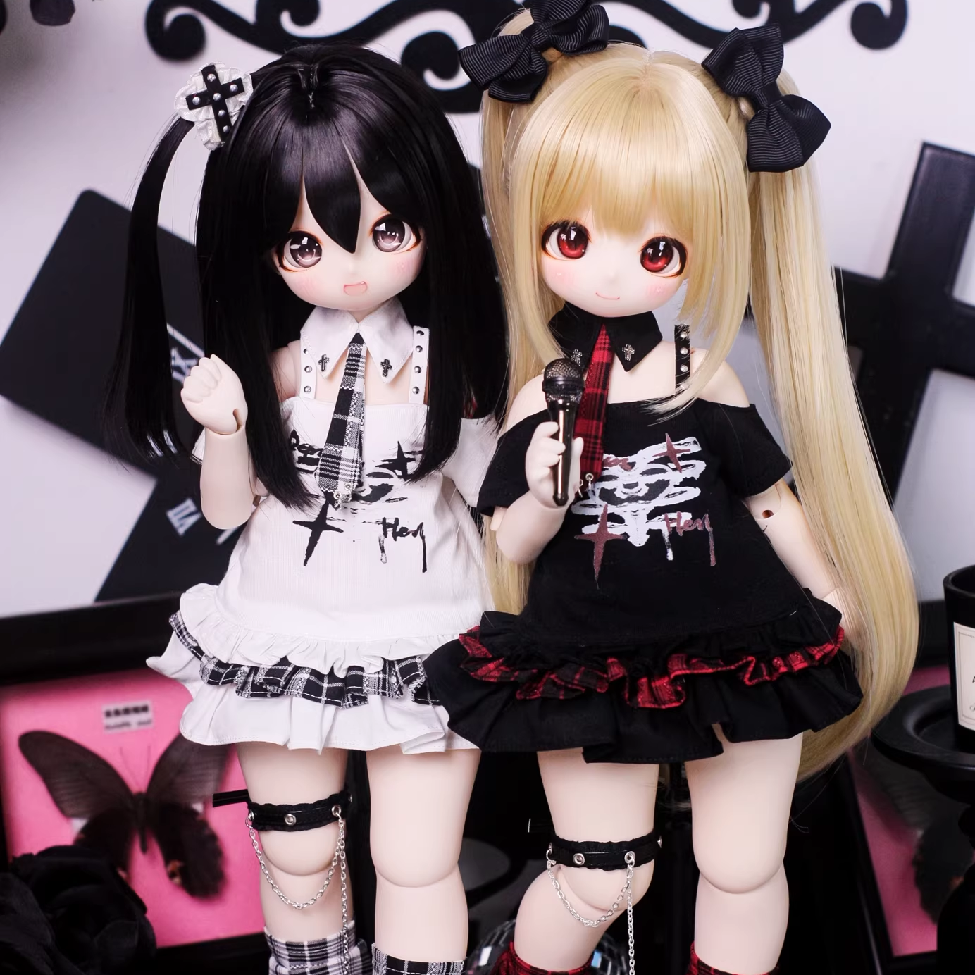 bjd Doll clothing, Sizes: 1/4 (MSD), 1/6 (YoSD), Tiny Doll (熊妹), and MDD. Styles include: Y2K alternative style, cute aesthetic, and edgy cool style. Colors offered: white and black